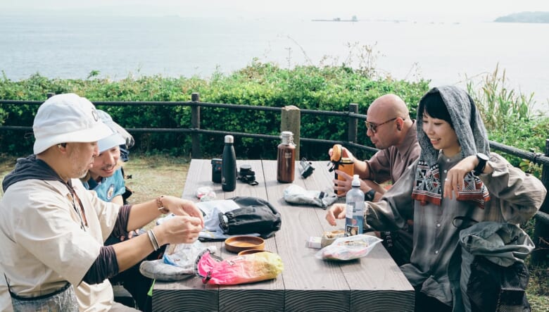 圧倒的な非日常感！　東京湾に浮かぶ無人島を歩いてみた。【GO OUT 遊歩倶楽部／猿島編#01】