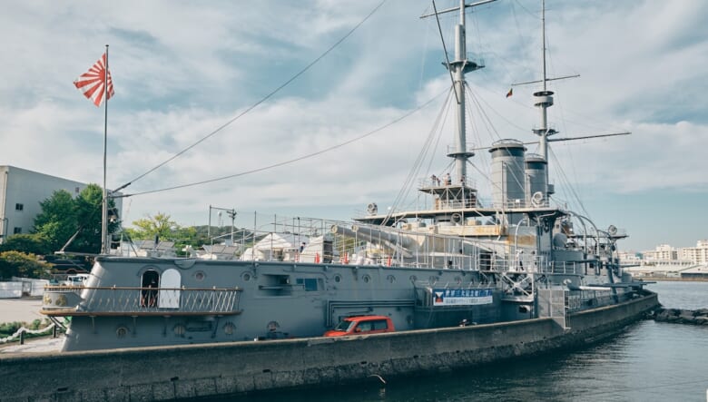 圧倒的な非日常感！　東京湾に浮かぶ無人島を歩いてみた。【GO OUT 遊歩倶楽部／猿島編#02】