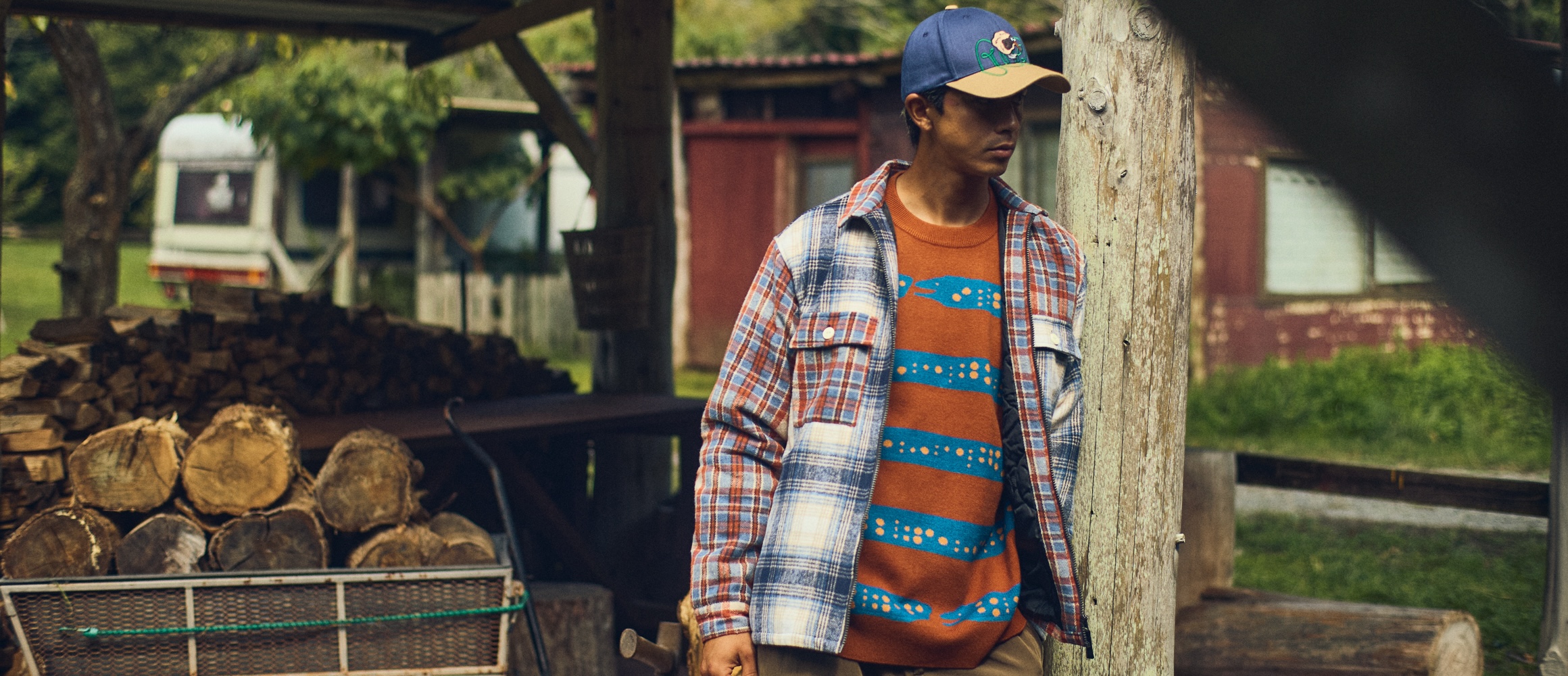 ネルシャツとニットに注目！ 「ジムマスター」で個性派レイヤードスタイルを楽しむ。