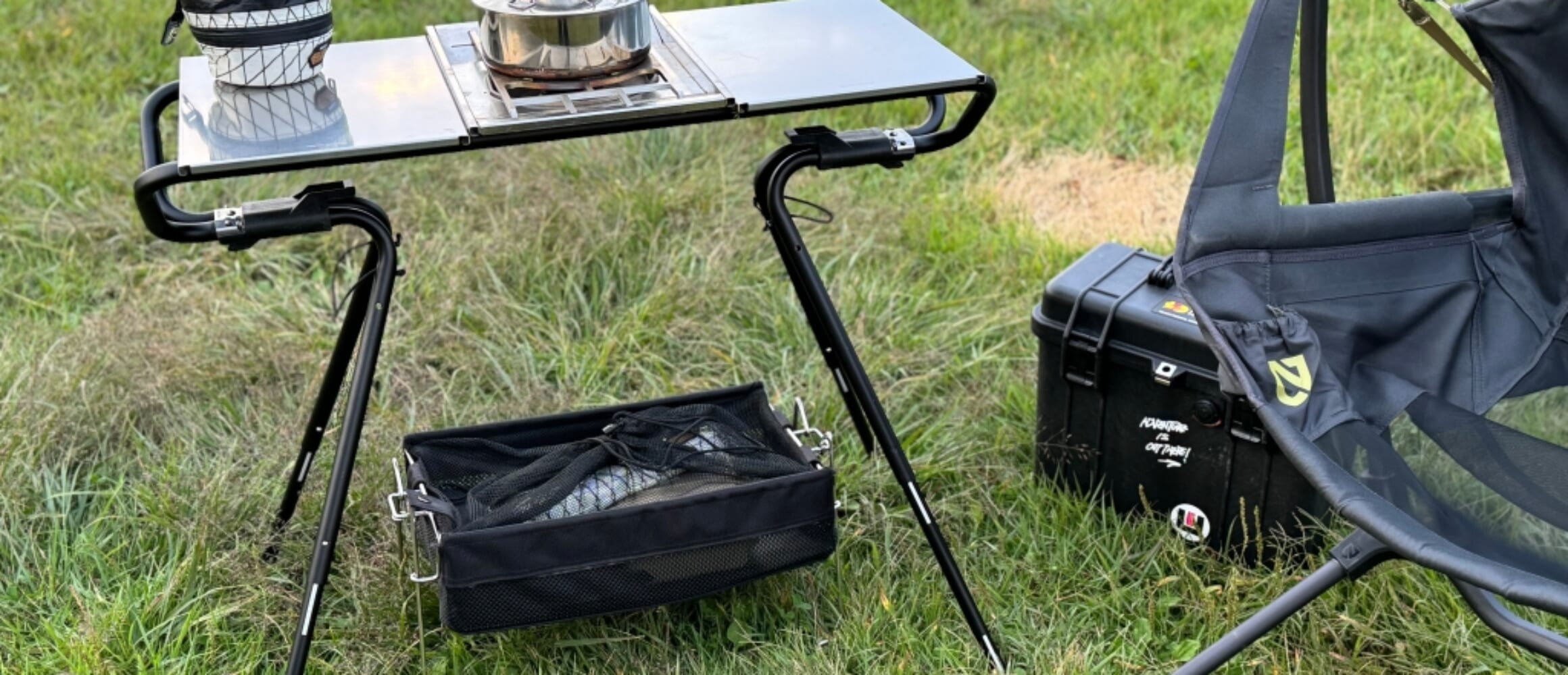 テーブル用品 Meme 3つのモードに変形する多機能ファニチャー。トーキョークラフトの