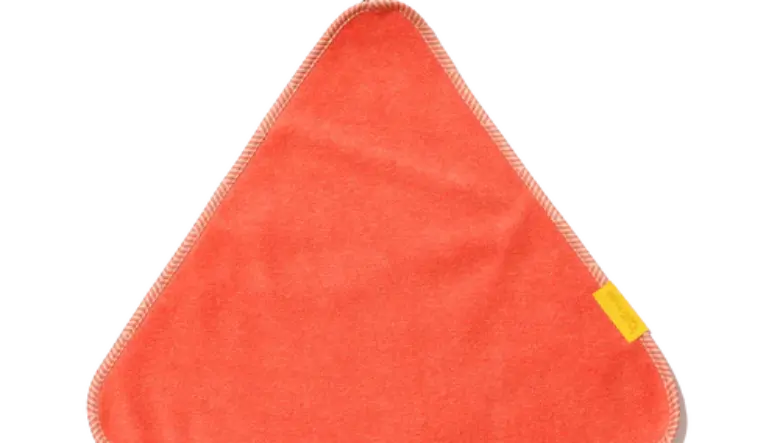 タオルは「三角形」が正解だった⁉︎ 吸水効率バツグンでよく伸びる、新発想ギア。