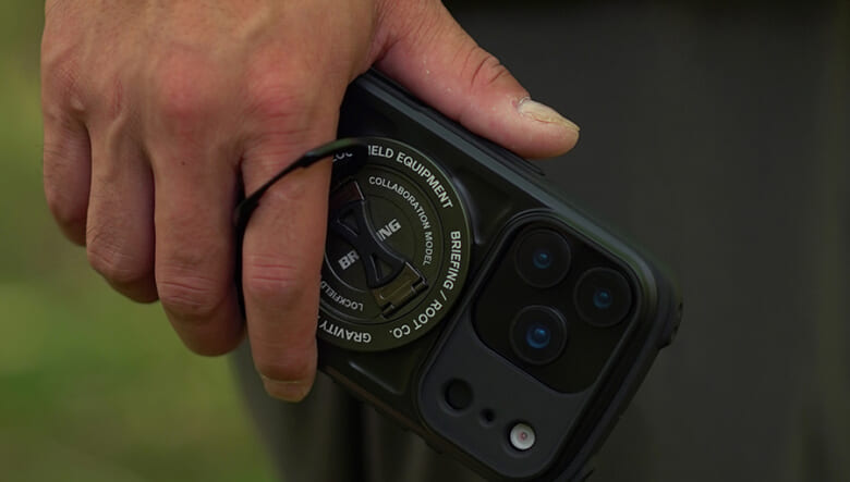 BRIEFINGのロゴが際立つ、ROOT CO.の iPhone17／Pro用ケースはアクティブ派にぜひ！