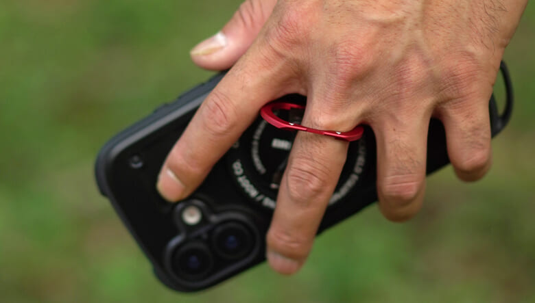 BRIEFINGのロゴが際立つ、ROOT CO.の iPhone17／Pro用ケースはアクティブ派にぜひ！