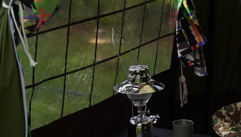 カルマストアが復刻させた約100年前の灯油ランタン、限定の鏡面シルバーが今だけ購入可能。