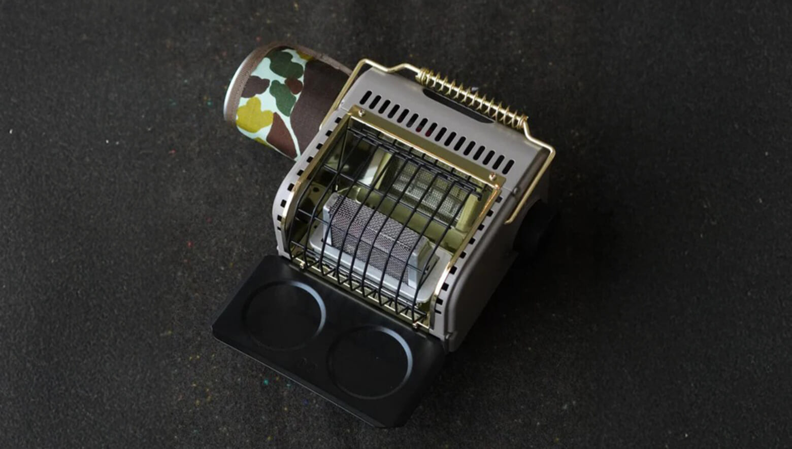 毎年完売！ 「カルマストア」発の人気小型ヒーターに限定色“グレージュ