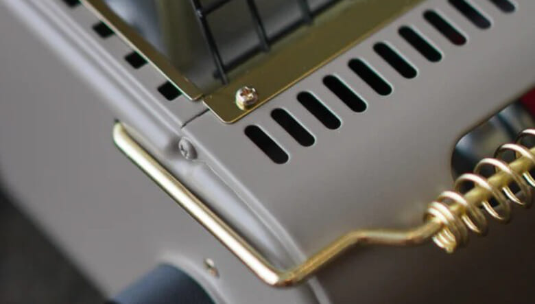 毎年完売！ 「カルマストア」発の人気小型ヒーターに限定色“グレージュ”が登場。