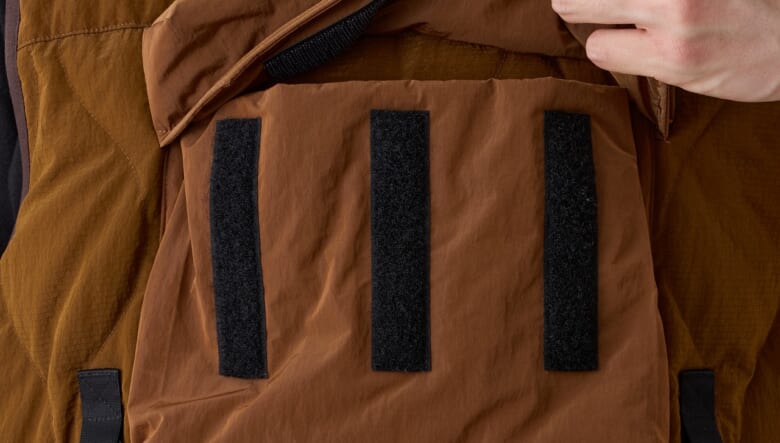 ホワイトマウンテニアリングとタイオンがコラボ！　小技が効いた3種のダウンウエアがデビュー。