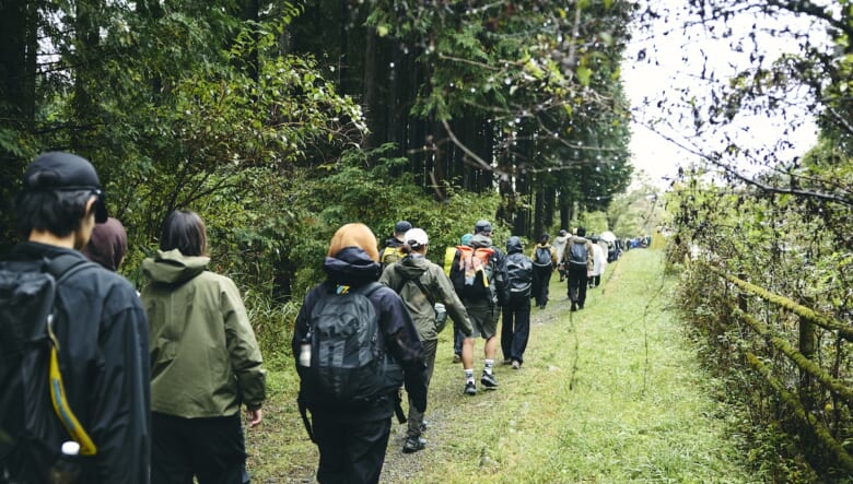 スーパーハイキングに参戦！　東海道自然歩道を歩いて、ふもとっぱらでテント泊。【GO OUT 遊歩倶楽部with MERRELL #02】