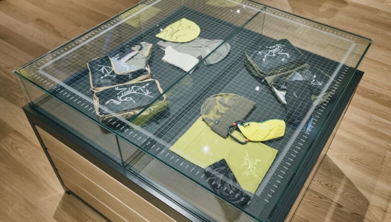 話題の新店舗「アークテリクス 池袋東武ブランドストア」に潜入。国内最大フロアに高機能アイテムが並ぶ景観は圧巻！