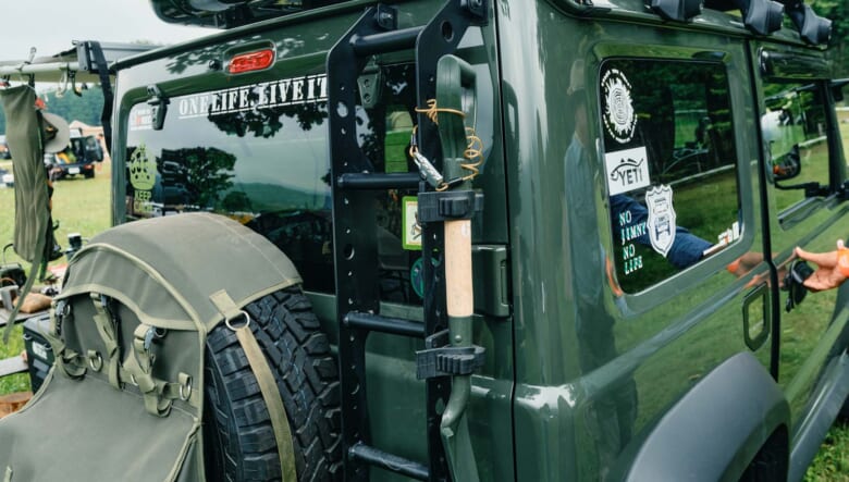【’22 JIMNY SIERRA JB74】ボディカラーに合わせてテントもワントーンに統一。