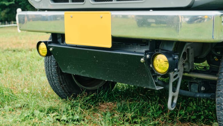 【’22 JIMNY JB64】ホワイトリボンタイヤが車体にマッチ。