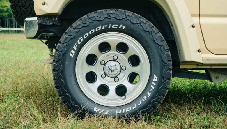 【’22 JIMNY JB74】旧きよきアメリカのホロ車をイメージ。