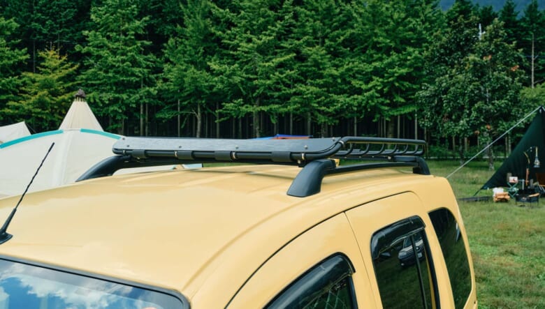 【’13 KANGOO】ワンちゃんとの旅では車内の豊富な収納が活躍。