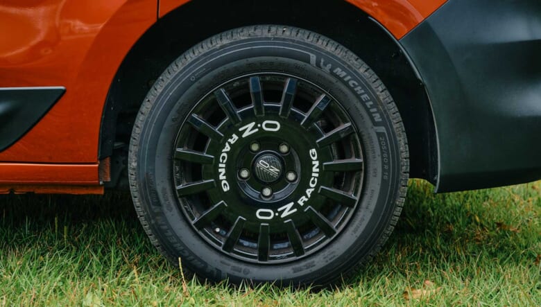 【’23 KANGOO DIESEL MT】タフでパワフルな走りはディーゼルMT車ならでは。