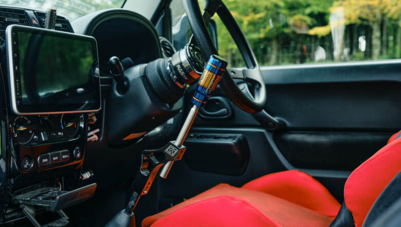 【’08 JIMNY JB23】ひと目惚れしたポイントはジープ風味のフェイス。