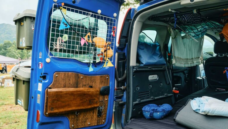 【’15 KANGOO COULEUR】新車からカスタムし続け、ついにルーフテント装着!!