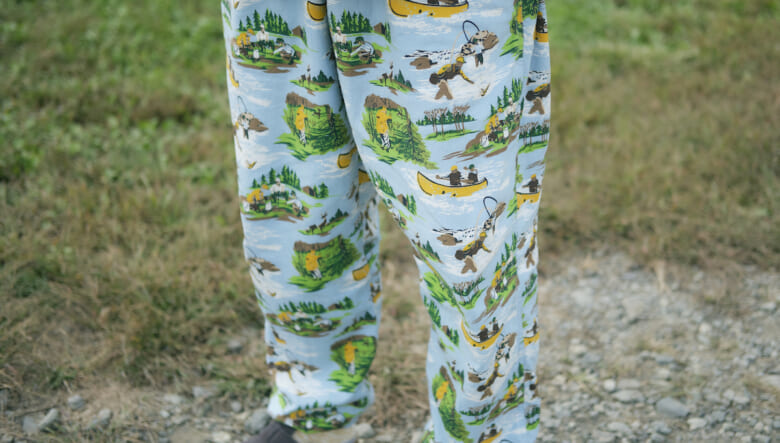 総柄パンツが主役のブルーコーデ。-GO OUT CAMP vol.21-