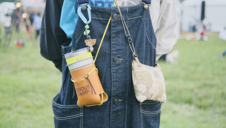 オーバーオールをポップに着崩す。-GO OUT CAMP vol.21-