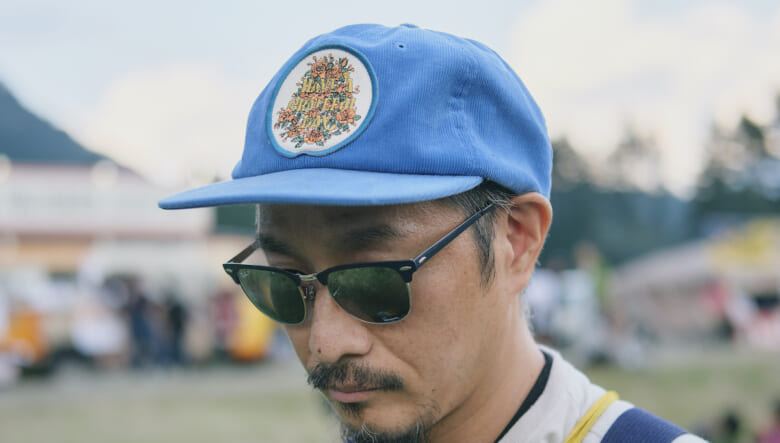 オーバーオールをポップに着崩す。-GO OUT CAMP vol.21-