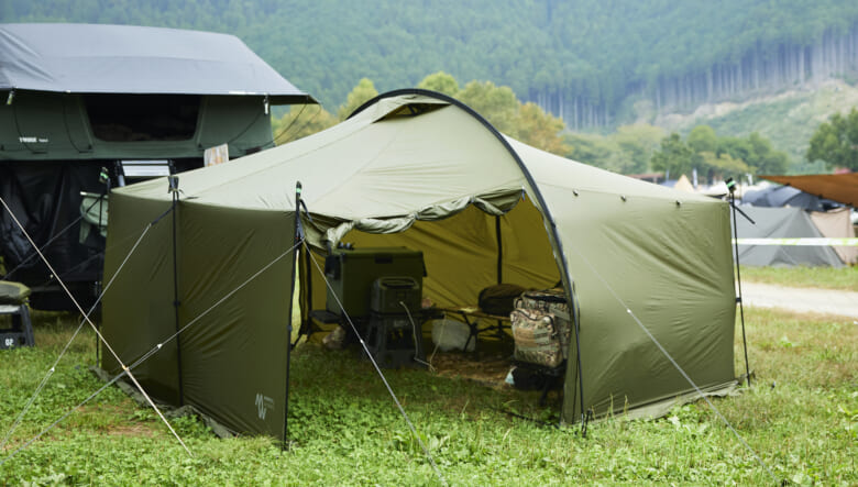 愛車のジムニーも、サイトのテイストも、野営感マサイのミリタリーに全振り。（GO OUT CAMP vol.21）