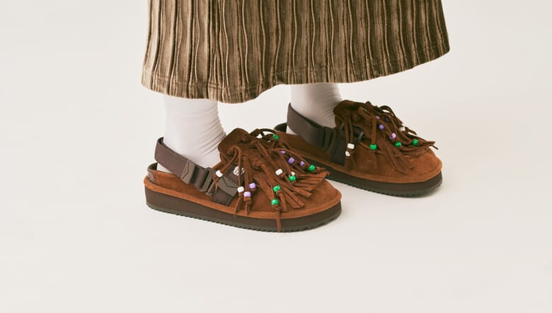 SHAKAの新作はビーズタッセル付きでドレッシー&オリエンタルな装いに！ ハンドメイドの丁寧な作りも注目。