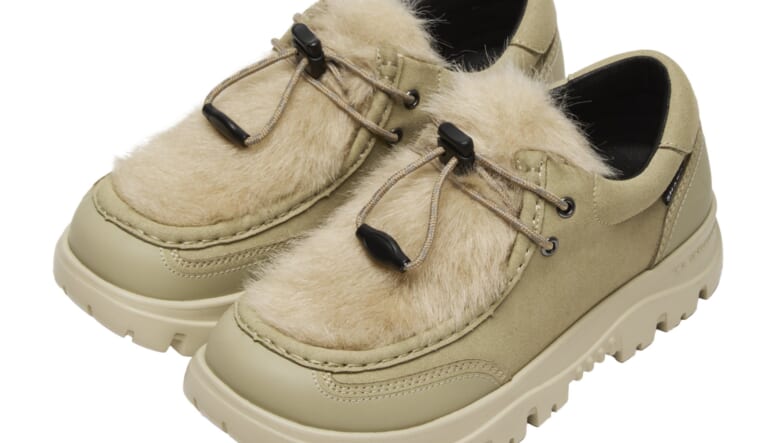 カジュアルにもトラッドにも！シャカのチロリアンシューズにロングファーを添えて気品たっぷり。