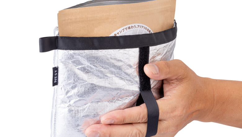 スマホ等を入れてもOK。名門輸入代理店が手がける新ブランド「SHŪHŌ」のフードコジーに注目。