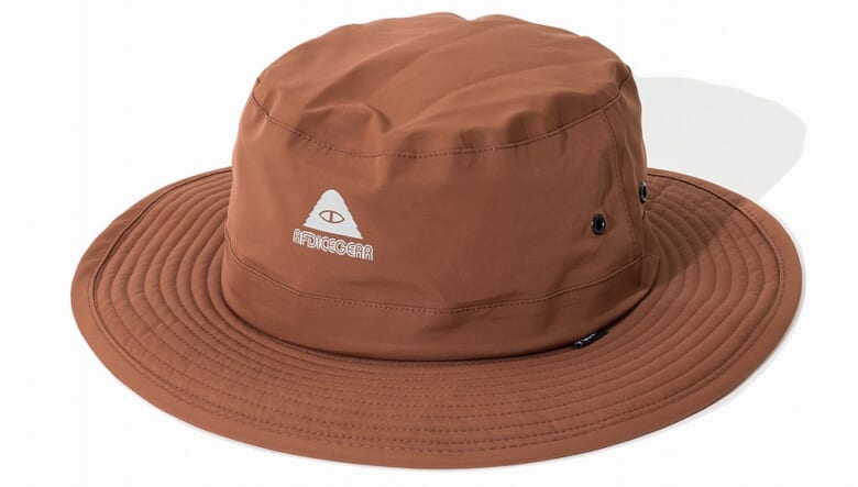 スノーボーダーに贈るPOLeR × ADFコラボ第2弾！　本格ウエアからカジュアルJKT、ヘッドウエアまで全11種がリリース。