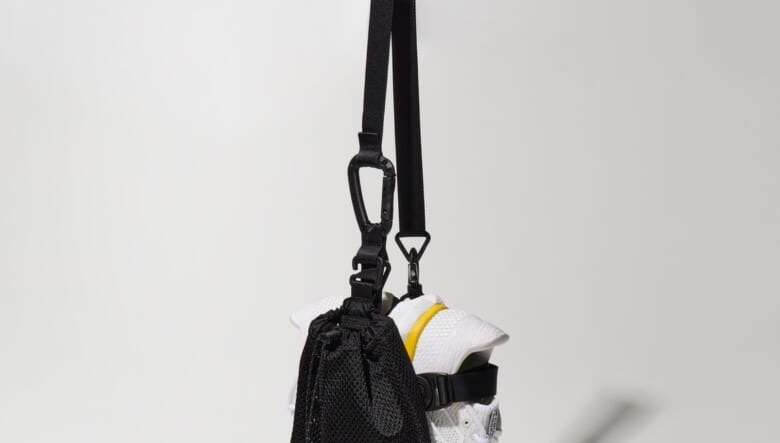 収納も持ち運びも考え抜かれた、グッドアイデアのシューズホルダー。スポーツからキャンプまで活躍！