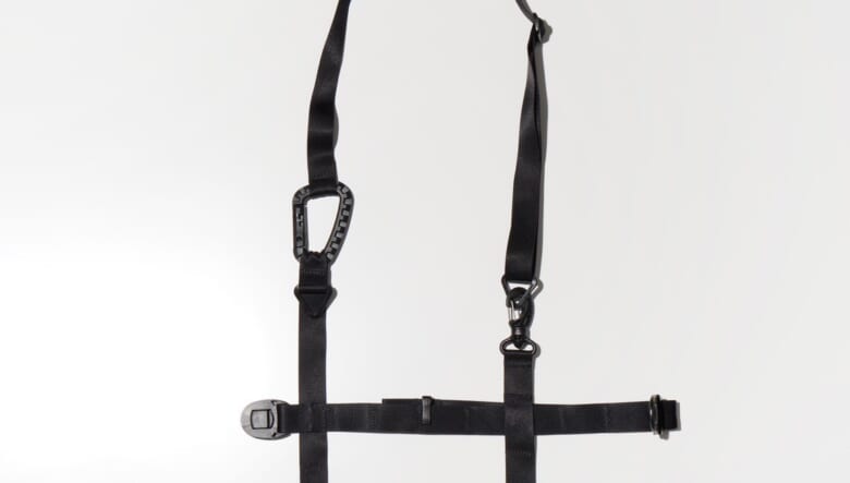 収納も持ち運びも考え抜かれた、グッドアイデアのシューズホルダー。スポーツからキャンプまで活躍！