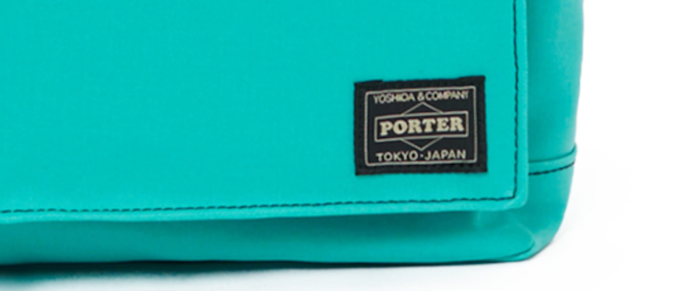 ポーターに独自素材採用の新シリーズが登場。レザー風の質感に注目すべ