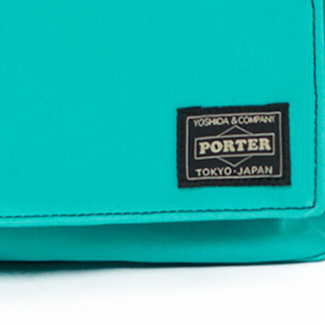 ポーターに独自素材採用の新シリーズが登場。レザー風の質感に注目すべ