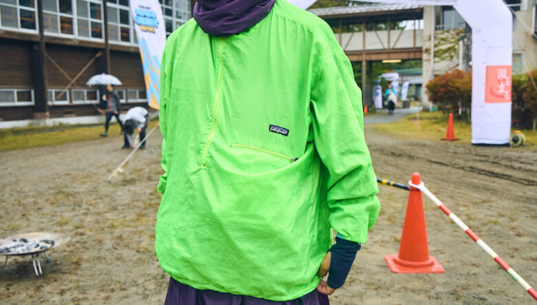 十二単のごとく、派手めの色を好バランスで重ねる。-GO OUT SUPER HIKING JAPAN vol.1-