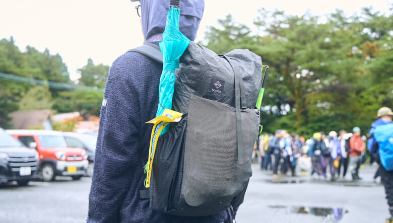 柄を差し込み、街感も意識。-GO OUT SUPER HIKING JAPAN vol.1-