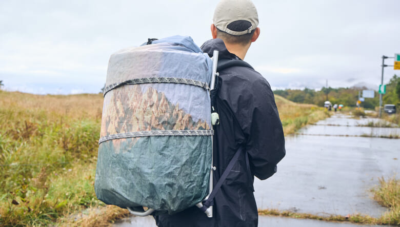 バッグを活かす、ブラックコーデ。-GO OUT SUPER HIKING JAPAN vol.1-