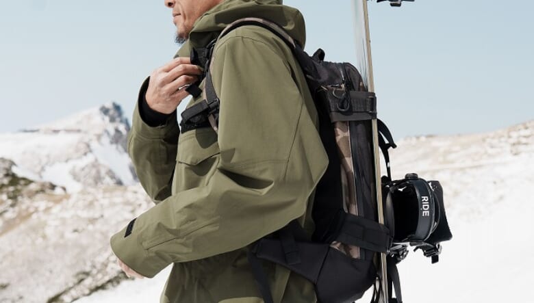 スノーボーダーに贈るPOLeR × ADFコラボ第2弾！　本格ウエアからカジュアルJKT、ヘッドウエアまで全11種がリリース。