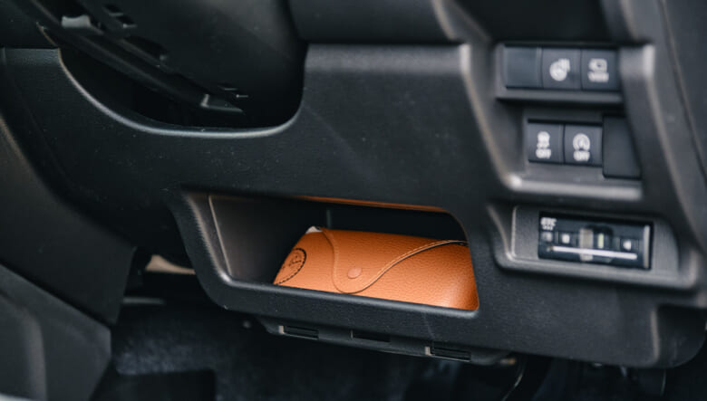 【’25 SUZUKI XBEE】精悍になったルックスで運転するのが楽しい1台。