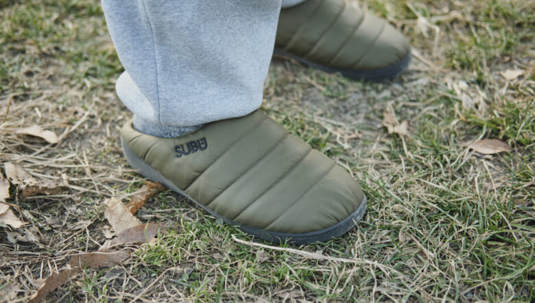 冬の野外に馴染む寒色フリース。-GO OUT CAMP 冬 2025-