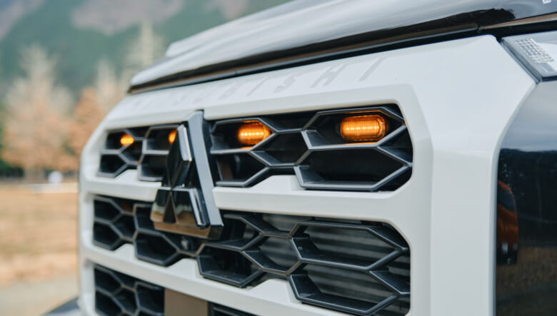 【’24 MITSUBISHI TRITON】ヒトも外遊びギアも運ぶ装備充実のピックアップ。