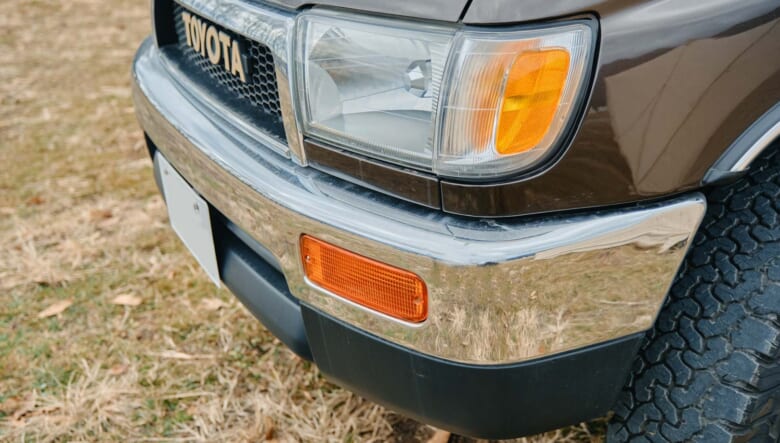 【’00 TOYOTA HILUX SURF】米国4ランナーを参考にメッキパーツでナロー化。
