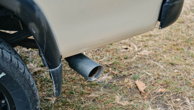 【’07 TOYOTA TUNDRA】観音開きの広い後席に家族も愛犬も快適乗車。