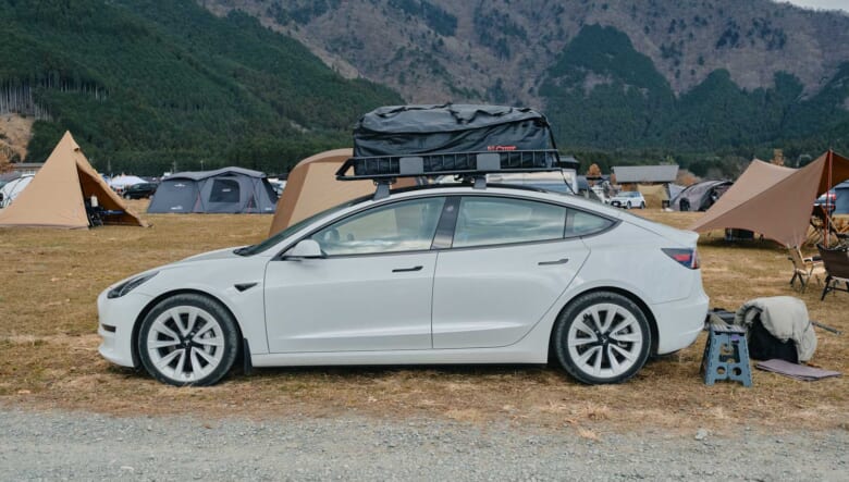 【’21 TESLA MODEL3】発進時の加速に惹かれたEVをアウトドア仕様に。