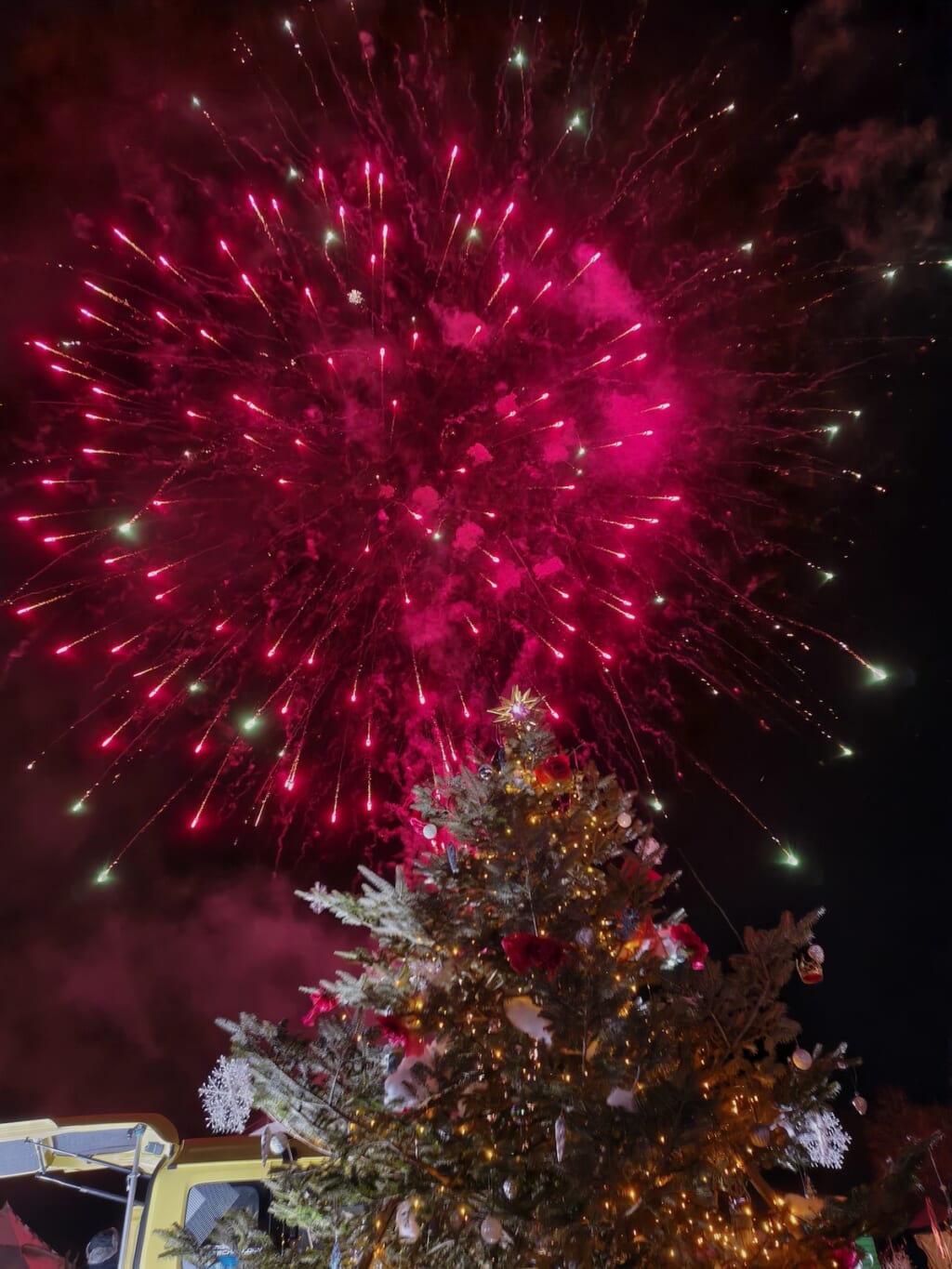 GO OUT CAMP 冬 2025 メッセージ花火