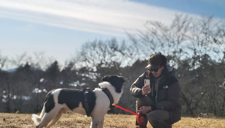 ボクらがスマホに求めること。アウトドア派フォトグラファーが「arrows Alpha」と過ごす1日。