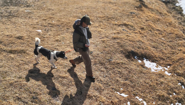 ボクらがスマホに求めること。アウトドア派フォトグラファーが「arrows Alpha」と過ごす1日。