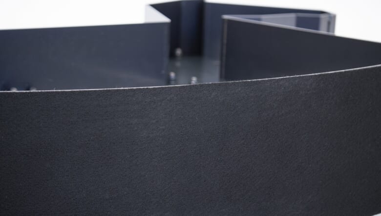 トリパス恒例の干支シリーズ新作！　午年を祝うインダストリアルな“ブックエンド&ロッキングホース”。