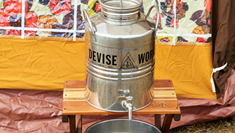 ジャグはマルキジオのオイルドラムにステッカーチューン。