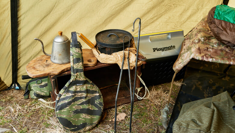 全体の世界観を統一させてくれる、古いボックスは室内の棚としても活用。