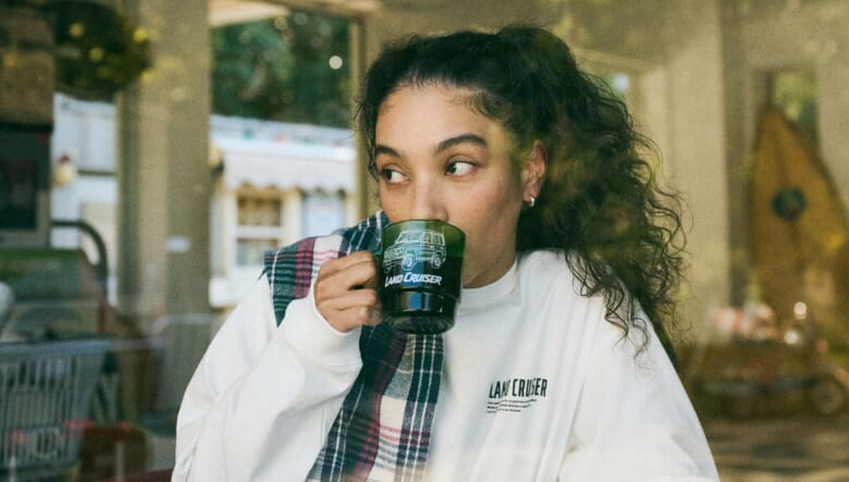 トヨタ・ランドクルーザーの世界観を反映したコレクションに新ウエア&コラボグッズが仲間入り。