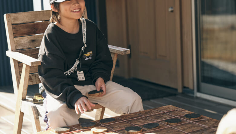 まるでキャンプ場キブン。ファミリーキャンパーが、BESSの展示場LOGWAYを遊び尽くす！【BESSの家探訪】